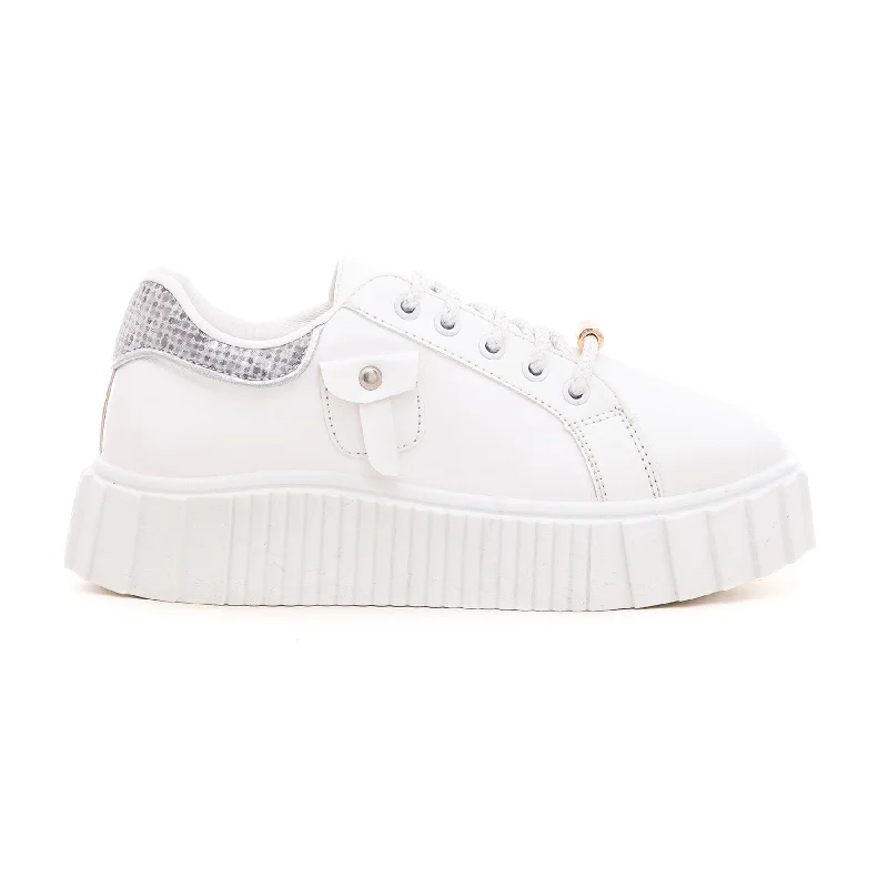 Women White Casual Sneaker AT7199