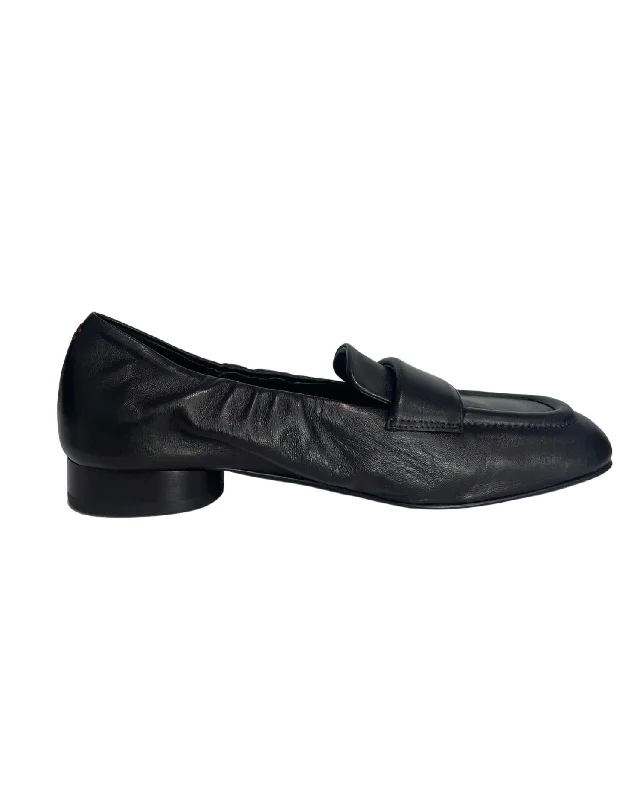 Women's Leather Loafer In Black