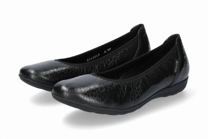 Women's Emilie Flats Shoe In Black