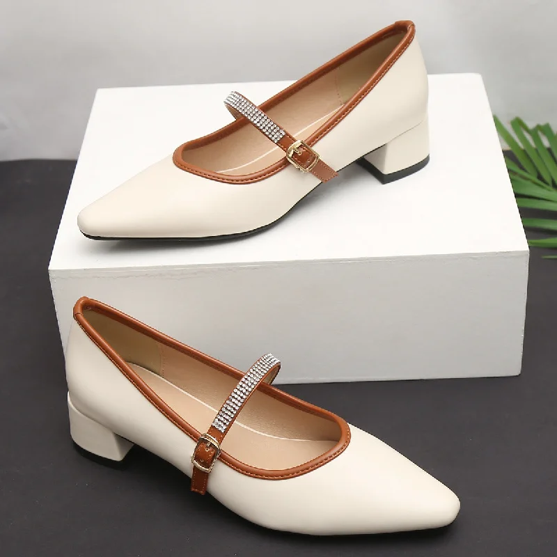 Wholesale of White Pointed Small Leather Shoes